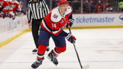 Alex Ovechkin - Tom Wilson - Capitals trade veteran defenseman John Carlson to Ducks - ESPN - espn.com - Washington