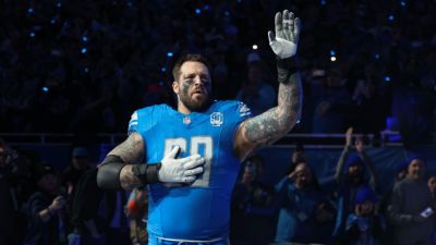 OT Taylor Decker asks for release after 10 years with Lions - ESPN