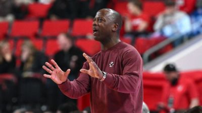 Boston College fires men's basketball coach Earl Grant, source confirms - ESPN