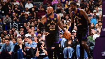 Lakers downgrade LeBron James (elbow) to out vs. Knicks - ESPN