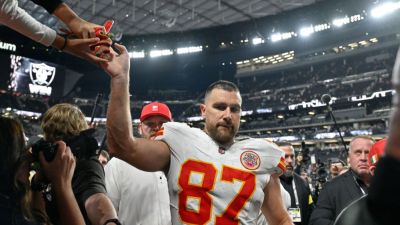 Source - Travis Kelce tells Chiefs he's back for 14th season - ESPN