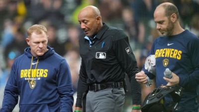 Williams - Umpire Bucknor leaves Rays-Brewers after foul tip hits mask - ESPN - espn.com - Chad - county Bay