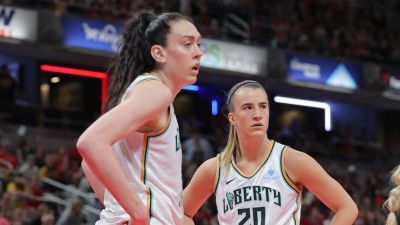 Sabrina Ionescu - Breanna Stewart - Breanna Stewart, Sabrina Ionescu say they'll re-sign with Liberty - ESPN - espn.com - Usa - county Stewart - county Liberty