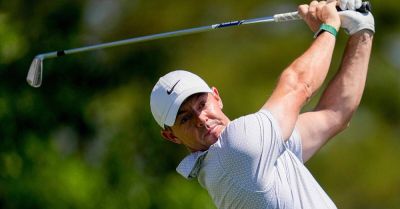 Rory McIlroy moves clear to strengthen grip on defence of Masters title