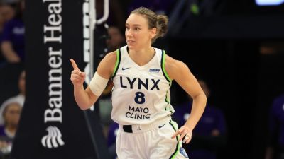 Dallas Wings sign defensive ace Alanna Smith to 3-year deal - ESPN
