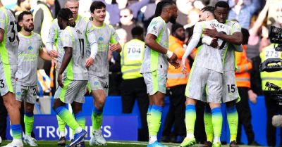 Man City close gap on leaders Arsenal after easing to victory at Chelsea