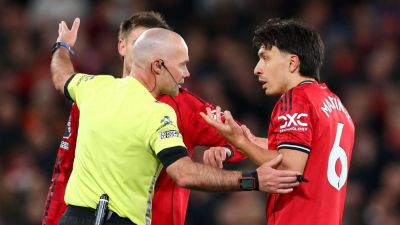 Michael Carrick labels Lisandro Martinez red card decision 'one of worst he's ever seen' - ESPN