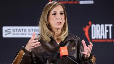 Caitlin Clark - Cathy Engelbert - Jessica Berman - WNBA commissioner plays gender card when asked about future - foxnews.com - Usa - New York - state Indiana