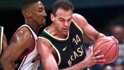 Pan Usa - Oscar Schmidt, Basketball Hall of Famer from Brazil, dies at 68 - ESPN - espn.com - Italy - Brazil - Usa - state New Jersey - city Santa