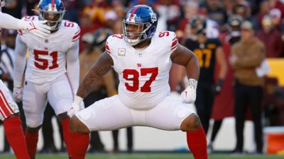 Adam Schefter - Chris Jones - Sources: Giants trade DT Lawrence to Bengals for No. 10 pick - ESPN - espn.com - New York - Jordan - state Minnesota - county Cook - county Lawrence - county Bryan