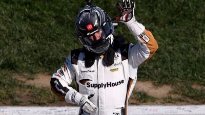 Michael Jordan - Kyle Larson - Denny Hamlin - Tyler Reddick - Tyler Reddick tops Kyle Larson in OT for 5th Cup Series win - ESPN - espn.com - Jordan - state Kansas