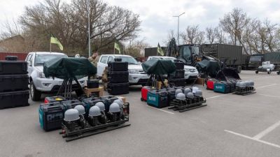 Poroshenko handed over "Ai-Petri" complexes and an excavator for fortifications - en.interfax.com.ua - Ukraine