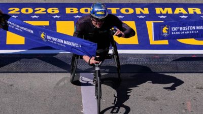 Marcel Hug wins Boston Marathon wheelchair title for 9th time - ESPN
