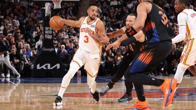 Jalen Brunson - Jonathan Kuminga - CJ McCollum leads late rally as Hawks stun Knicks to tie series - ESPN - espn.com - New York