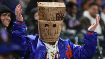Fans of scuffling Mets mostly stay home on chilly N.Y. night - ESPN
