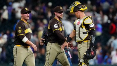 Manny Machado - MLB fan makes death-defying foul ball catch during Padres-Rockies game - foxnews.com - Los Angeles - county San Diego - state Colorado