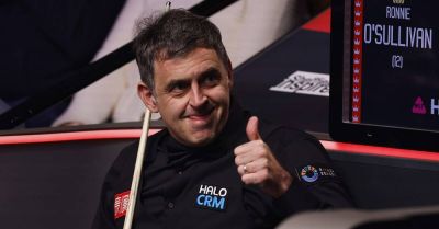 John Higgins - Chris Wakelin - Ronnie O’Sullivan picks up cue from under bed in Ireland and storms into last 16 - breakingnews.ie - Britain - China - Ireland