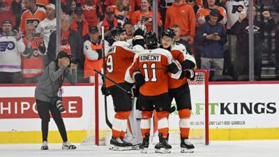 Flyers erupt for 3 goals in 2nd period to push Pens to brink of elimination - ESPN - espn.com - county Crosby