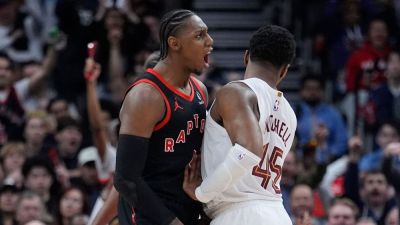 Barrett, Barnes each score 33, revive Raptors' hopes in Game 3 - ESPN