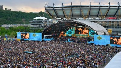 Massive crowd in attendance for NFL Draft in Pittsburgh: PHOTOS - foxnews.com - state Pennsylvania