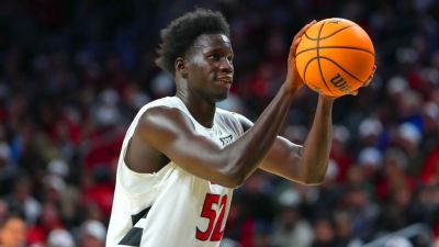 Michigan lands 7-foot-2 Cincinnati transfer Moustapha Thiam - ESPN