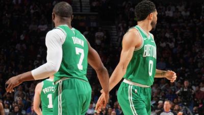 Jayson Tatum, Jaylen Brown come up big in Celtics' 'fun' Game 3 win - ESPN