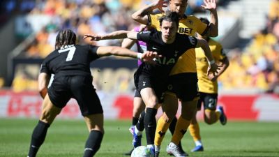 Premier League live updates: Tottenham edge Wolves; Arsenal face Newcastle - ESPN