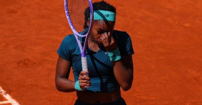 Iga Swiatek - Coco Gauff vomits on court before advancing at Madrid Open - breakingnews.ie - Spain - Romania