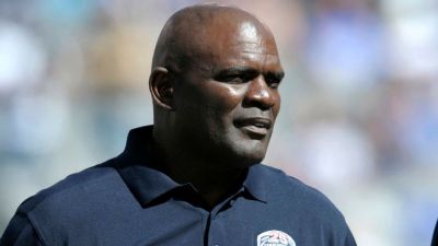 Hall of Fame LB Lawrence Taylor in hospital with stomach issue - ESPN