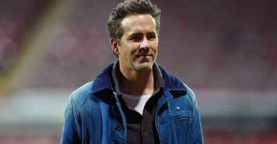 Ryan Reynolds - Phil Parkinson - Ryan Reynolds suggests Welcome to Wrexham ‘fifth season gift’ of defibrillator - breakingnews.ie - Britain