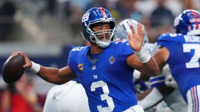 Source: Jets host Russell Wilson on visit per Geno Smith's idea - ESPN