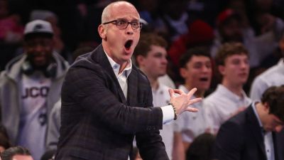UConn coach Dan Hurley won't shy away from sideline behavior - ESPN