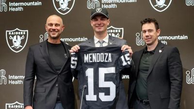 Robert Griffin III (Iii) - Raiders legend gives blessing to first overall pick Fernando Mendoza to wear No. 15: 'He's perfect' - foxnews.com - state Nevada - county Henderson