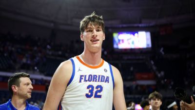 Oliver Rioux, college hoops' tallest at 7-9, commits to UC Irvine - ESPN