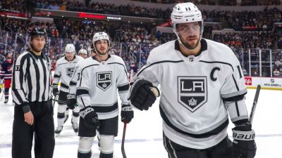 Kopitar, Caufield, Sanderson are finalists for Lady Byng Trophy - ESPN