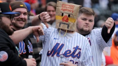 Woeful Mets lose again to finish April with MLB-worst 10-21 record - ESPN