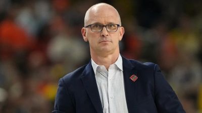 UConn's Dan Hurley hears boos after Final Four win over Illinois