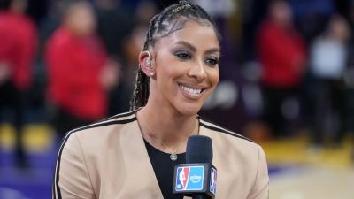 Dawn Staley - Rick Scuteri - Geno Auriemma - Candace Parker - Basketball legend Candace Parker takes aim at Geno Auriemma after Dawn Staley confrontation - foxnews.com - Los Angeles - state South Carolina - state Connecticut