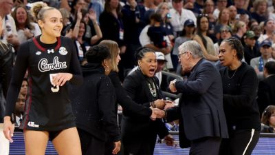 Dawn Staley - Staley says she spoke with Auriemma, wants to 'turn the page' - ESPN - espn.com - state South Carolina - state Connecticut