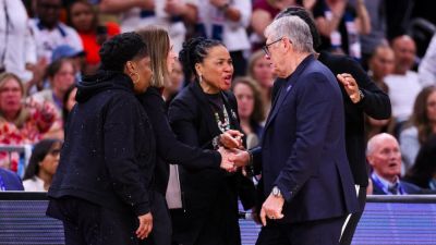 Dawn Staley - Rick Scuteri - Geno Auriemma - Dawn Staley asks basketball world to move on after tense exchange with Geno Auriemma in Final Four clash - foxnews.com - state Arizona - state South Carolina