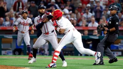 Angels' Soler, Braves' Lopez ejected as benches clear in brawl - ESPN