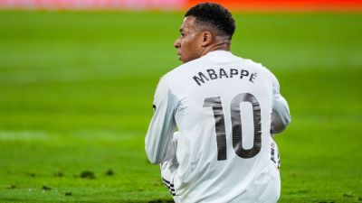 Real Madrid's Kylian Mbappé to miss El Clásico with injury as Barcelona aim for title - ESPN
