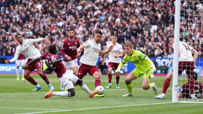 Premier League live updates: Arsenal face West Ham in high-stakes clash - ESPN