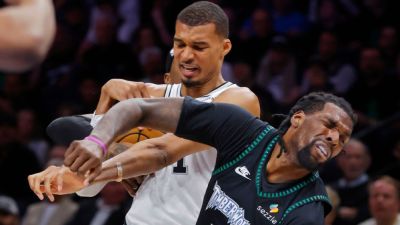 Victor Wembanyama ejected from Game 4 for elbowing Naz Reid - ESPN