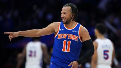 Knicks, fans feel right at home with sweep of 76ers in Philly - ESPN