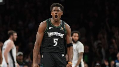 Anthony Edwards rallies Wolves, dedicates game to late mother - ESPN