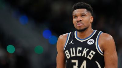 Sources: Bucks seeking trade offers for Giannis Antetokounmpo - ESPN