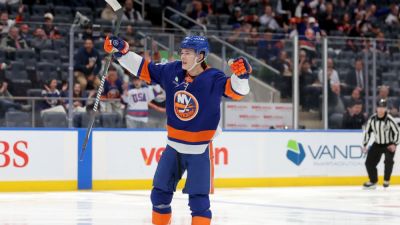 Islanders' Matthew Schaefer unanimous Calder Trophy winner - ESPN