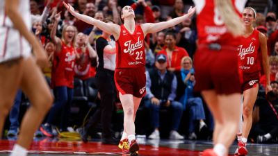 Fever's Caitlin Clark finds 3-point stroke late to force OT - ESPN