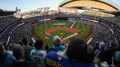 Selfie video captures scary moment baseball fan at Mariners game gets hit in the skull by foul ball